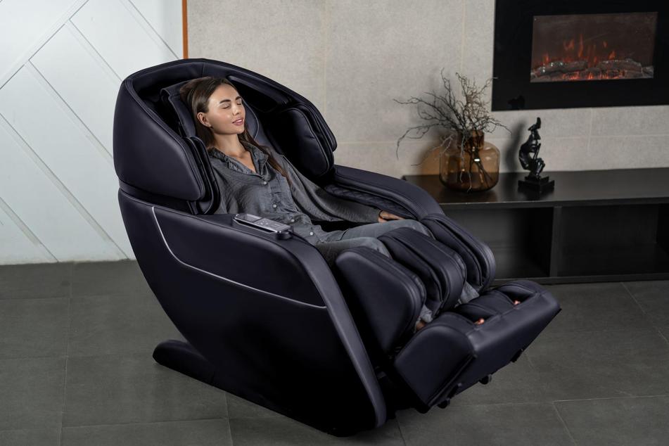 S8 Smart Jet Black Edition Massage Chair